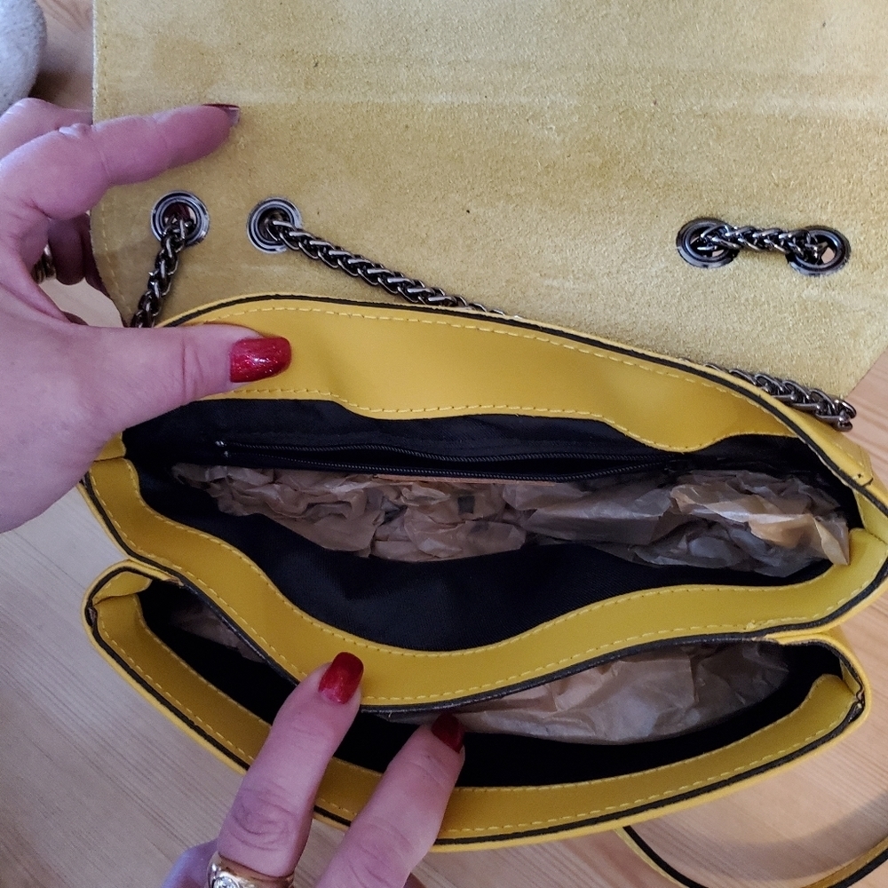 CHRISTIAN LAURIER Mid-Size Crossbody Tote … - Picture 11 of 14